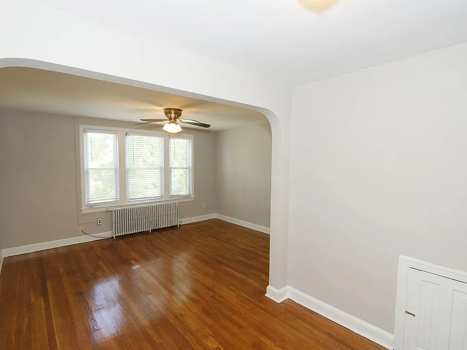 234 35th Street, NE