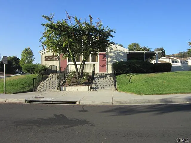 1075 Springs Ln — Photo 30