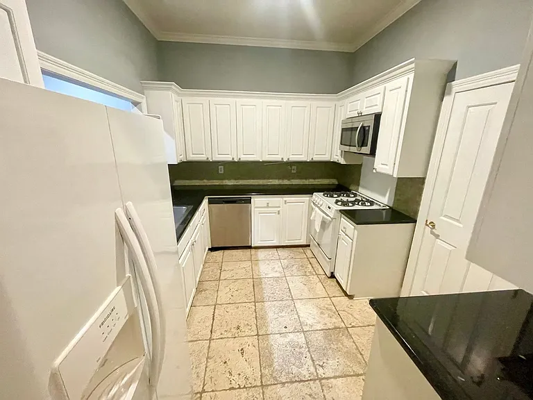 18 Charleston Cir — Photo 12