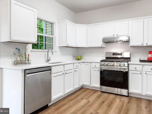 6104 Asher Ct, Centreville, VA 20121