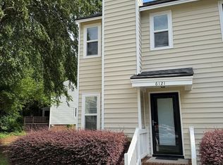 6121 Loch Laural Ln, Raleigh, NC 27613