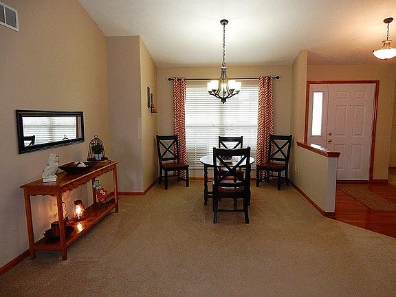 4th image of 5925 Thornberry Ct