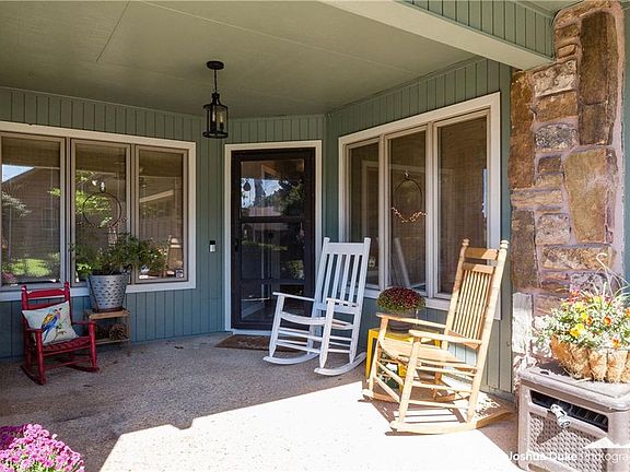 2nd image of 4 Carter Cir