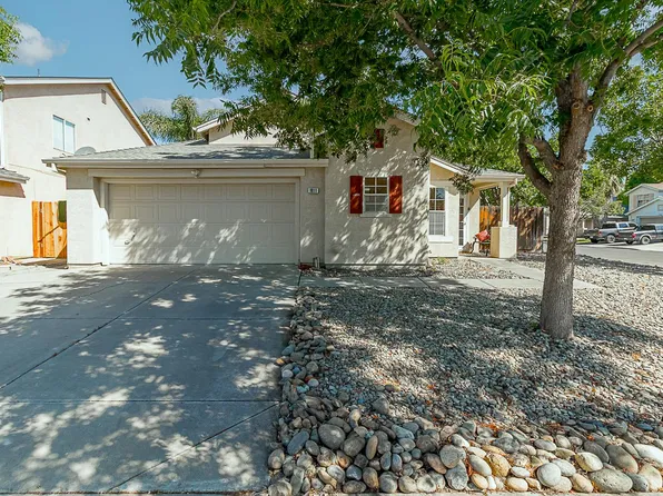 1011 Sparrow Hawk Ln, Patterson, CA 95363