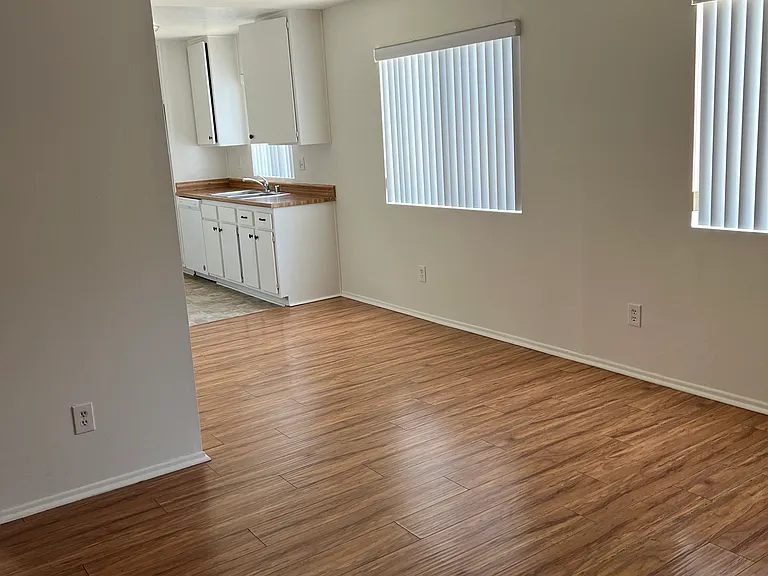 5-13508 Burbank Blvd — Photo 12