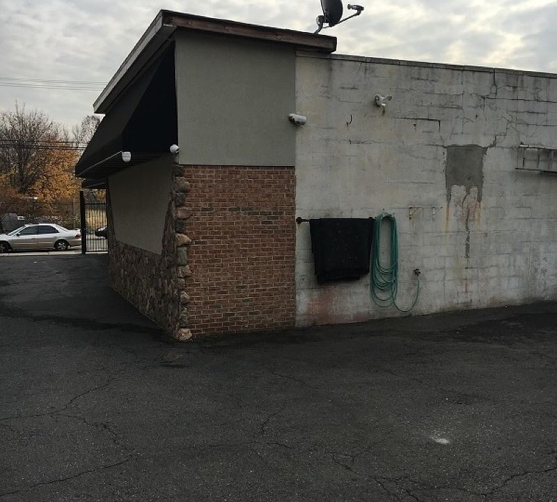 2nd image of 390 N 5th St