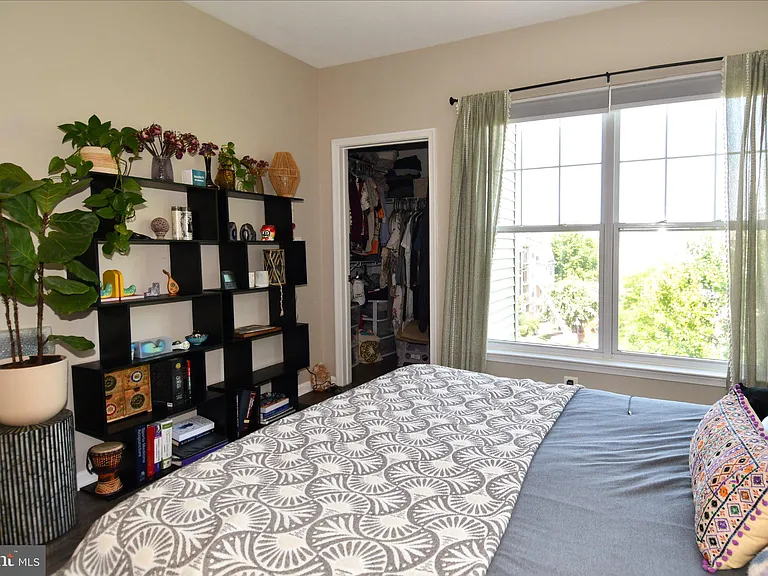 5121 Travis Edward Way #J — Photo 16