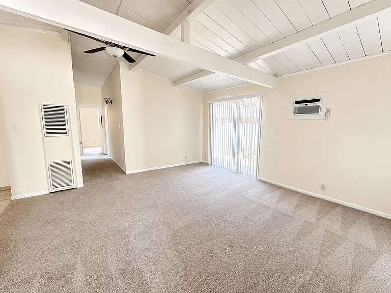 272 Donner Ave — Photo 2