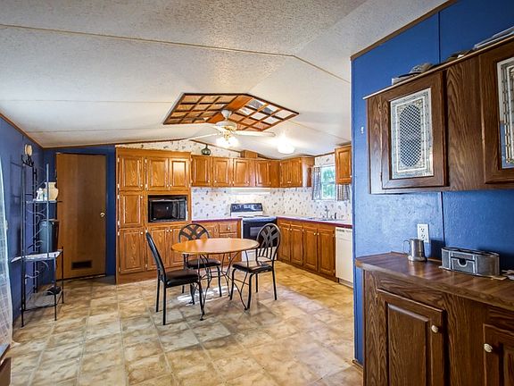 5th image of 13813 Brittany Ct
