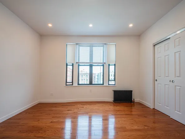 212 East Tremont Avenue image 10 of 22