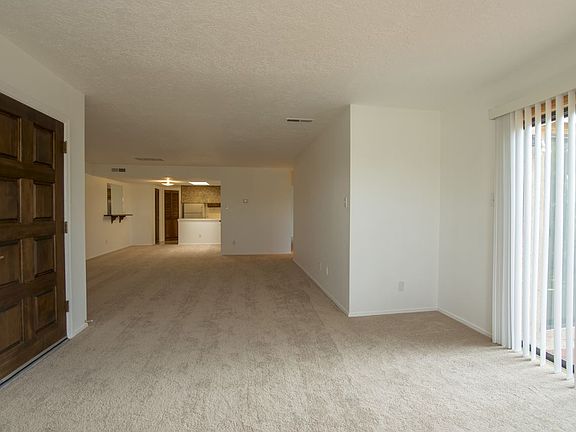 4th image of 215 Camino De Los Marquez