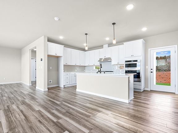 2nd image of 5466 Tolmiea Ct