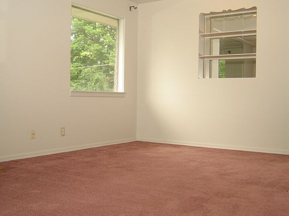 3rd image of 3428 W Rockwell Ave