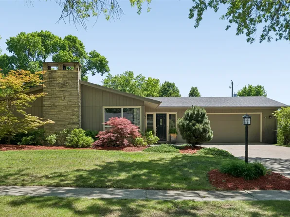 7204 Jefferson Ave, Windsor Heights, IA 50324