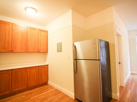 4th image of 1106 Bush St APT 401