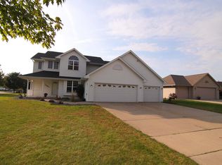 1487 Keystone Ct, Green Bay, WI 54313
