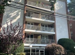 110 Brooklyn Avenue #3K, Freeport, NY 11520