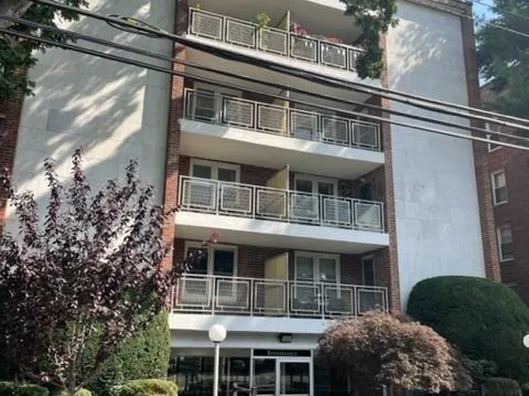 110 Brooklyn Avenue #3K, Freeport, NY 11520