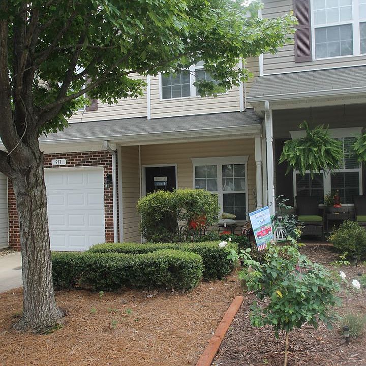 1st image of 913 Little Creek Dr