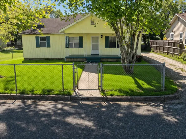 407 Marshall St, Wetumpka, AL 36092