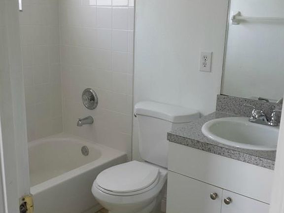 3rd image of 1025 Great Shady Ln