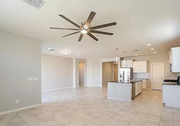 2nd image of 4019632 W Curtis Way
