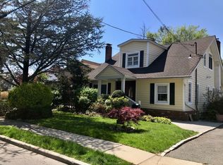 67 Johnson Pl, Woodmere, NY 11598