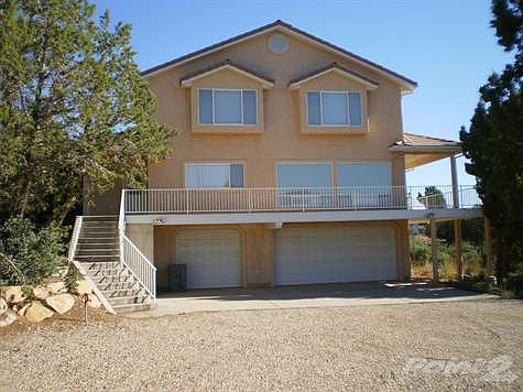 8 Bedroom 6 full Bath 5,200 SF & 3-Car Gargage