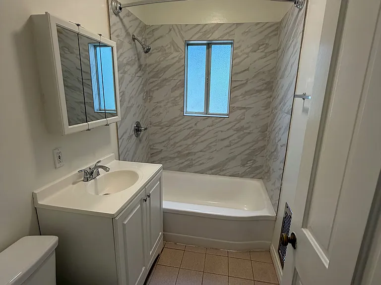 127 Stonehaven Way — Photo 8