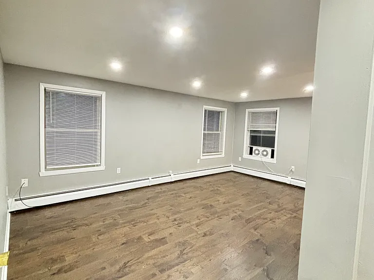 1387 Quinnipiac Ave — Photo 9