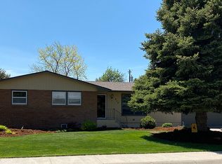 910 E 38th St, Scottsbluff, NE 69361