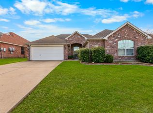 1631 Nashwood Dr, Grand Prairie, TX 75051