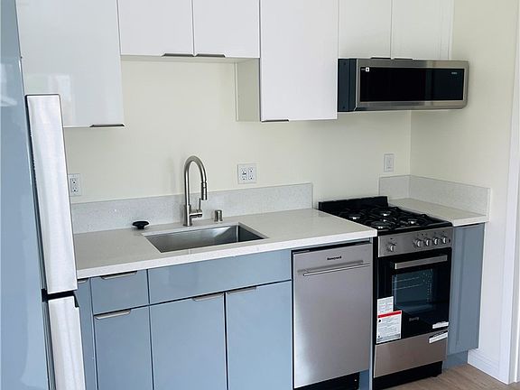 4th image of 7533 Bovey Ave