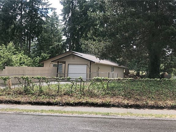 3rd image of 1421 Goldenrod Dr SE