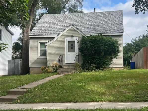 1497 Margaret St, Saint Paul, MN 55106