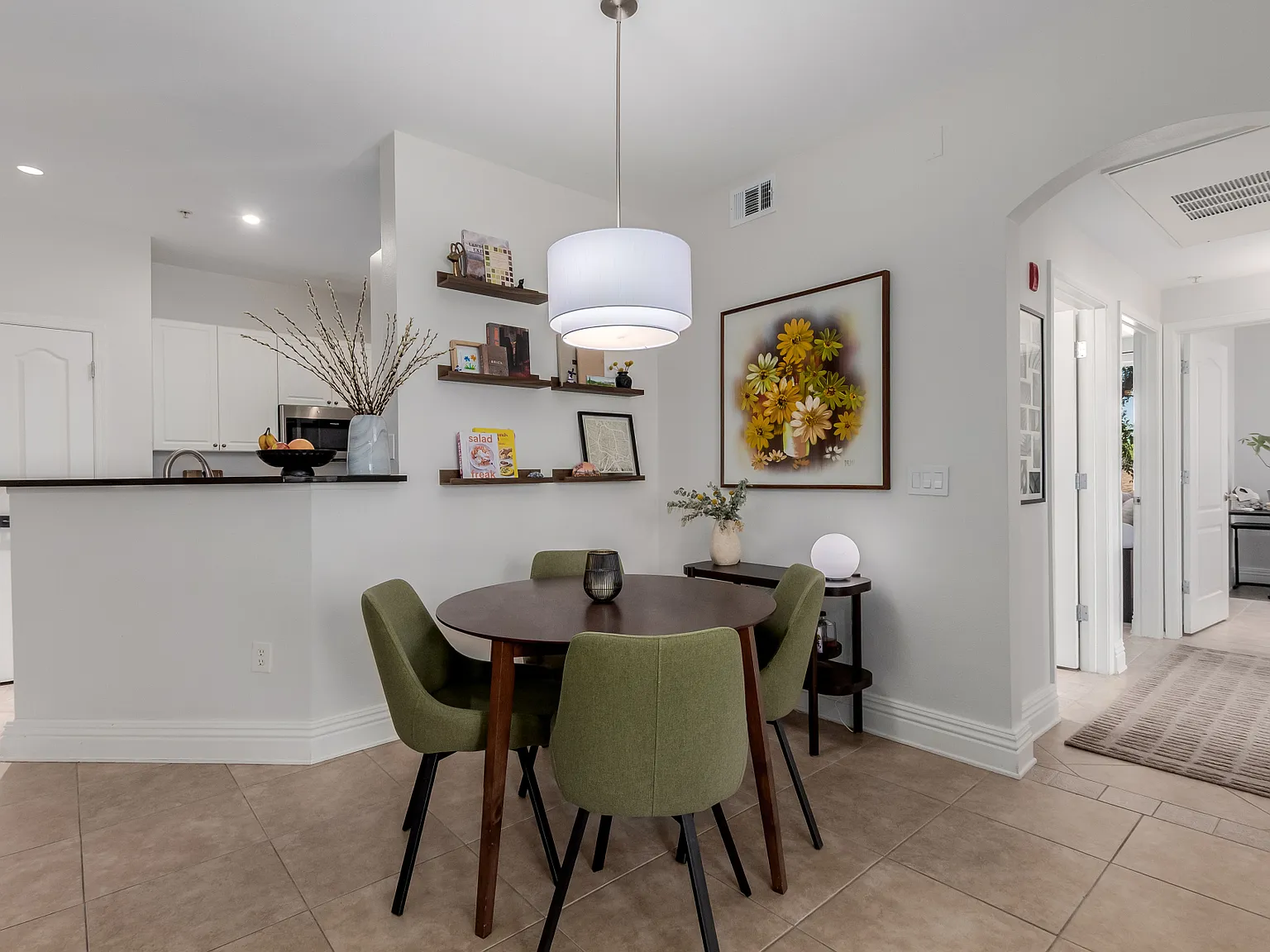 3 bed, 1412 sqft, $2,300 — Photo 4