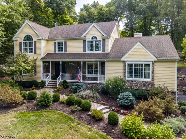 45 Wilkeshire Blvd, Randolph, NJ 07869