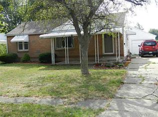 4871 Morgan Pkwy, Hamburg, NY 14075