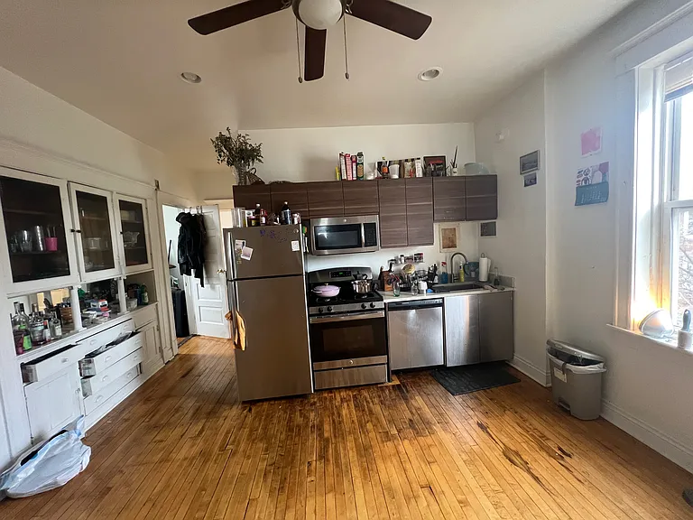 2658 W 23rd St #3R — Photo 9