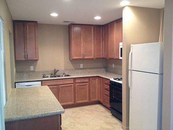 2nd image of 1352-1354 Reed Ave #1352