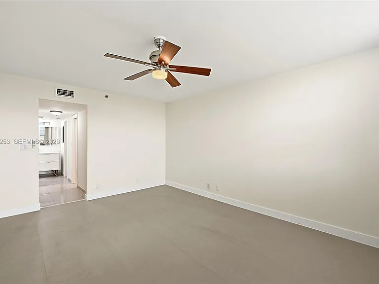 3520 Oaks Way #407 — Photo 10
