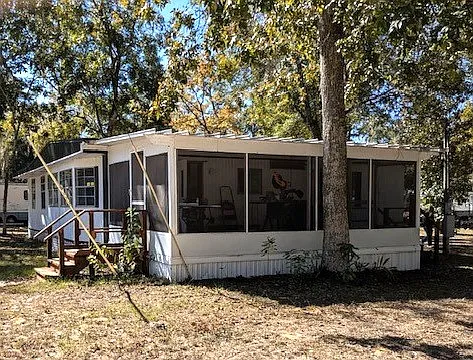 3 bed, 1500 sqft, $1,300 — Photo 2