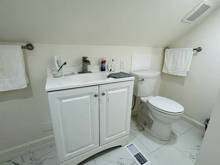 1103 Edmonston Dr — Photo 17
