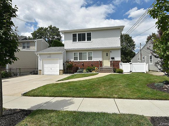 2nd image of 2341 Redmond Road
