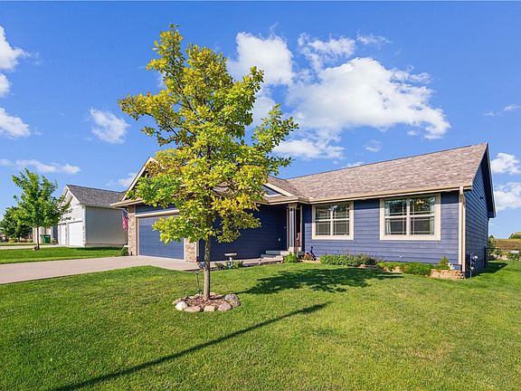3rd image of 1528 Tuscany Dr SE