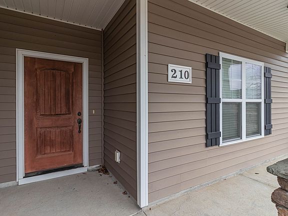 2nd image of 210 Twilight Dr