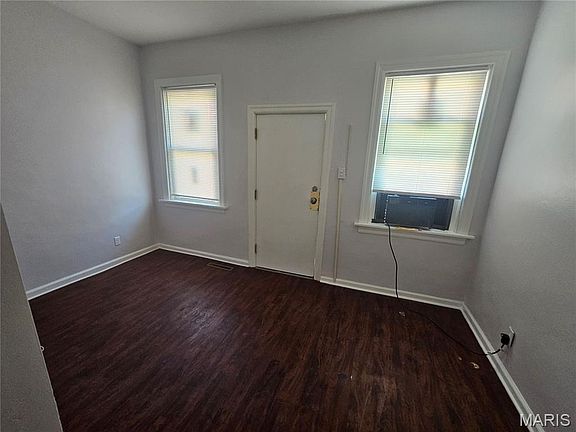 5th image of 219 N High St