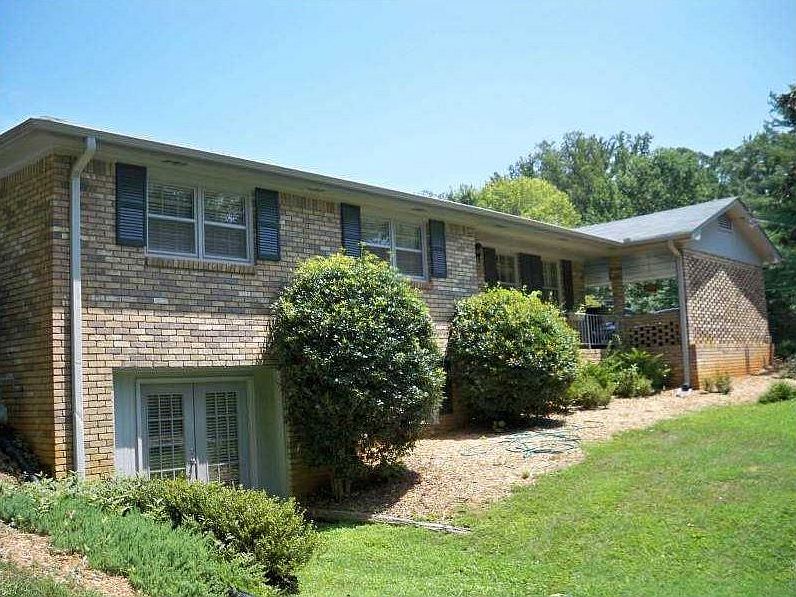 2nd image of 181 Dillard Dr NE