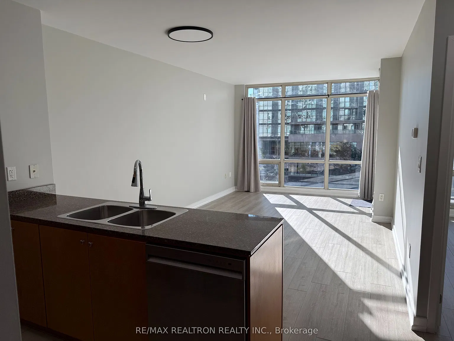 Harbour View Estates 11 — Photo 2