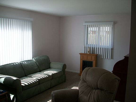 3rd image of 570 Vista Ave